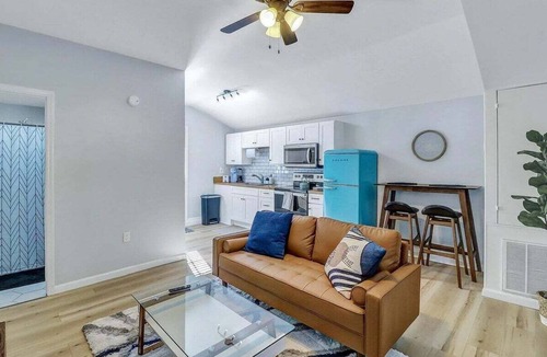 Ardmore - Gould Estates - Olin Heights House | 2bd/1ba Cottage * Renovated * Dogs Welcome