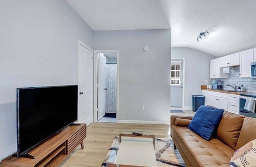 Ardmore - Gould Estates - Olin Heights House | 2bd/1ba Cottage * Renovated * Dogs Welcome