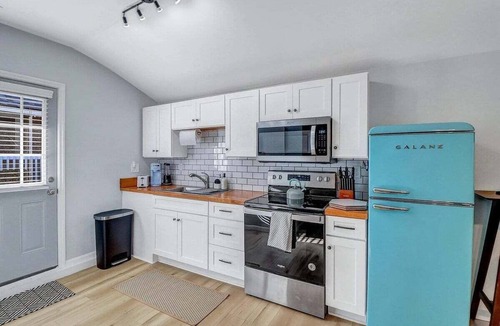 Ardmore - Gould Estates - Olin Heights House | 2bd/1ba Cottage * Renovated * Dogs Welcome