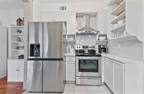 Midtown House | 2bd/1ba Craftsman Home * Renovated * 30 days +