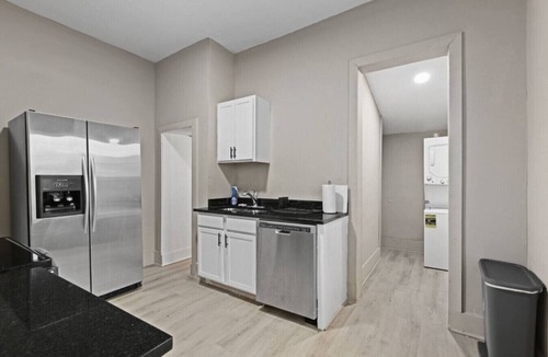 Near Eastside House | 2Bd/1Bth Fenced Backyard! 10 min to Downtown!