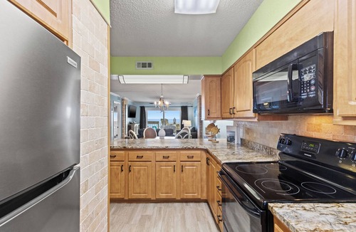 Biltmore Beach Condo | 2bd/2ba Condo Ocean views from every room walk in shower FREE BEACH CHAIRS