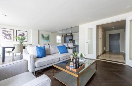 Chigwell Apartment | 2BD, 2BA Urban Oasis CHCL F4