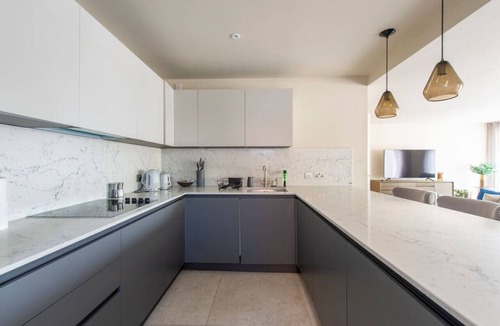 Chigwell Apartment | 2BD, 2BA Urban Oasis