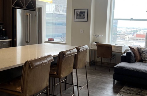 Business District Apartment | 2Bd/2Bath Corner Apt - 15th Floor Historic First National Bldg w/Skyline Views