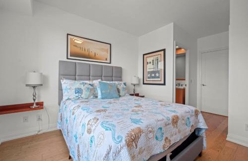 Willowdale Apartment | 2BD 2BR Panoramic View Sheppard Metro Free parking in Downtown Toronto