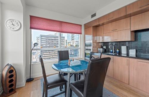 Willowdale Apartment | 2BD 2BR Panoramic View Sheppard Metro Free parking in Downtown Toronto