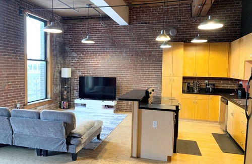Downtown West Apartment | 2BD/2BTH LOFT, private balcony, center of Downtown STL