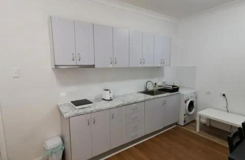 Hornsby House | 2bd 2bth Modern House close 2Train&Westfield