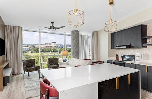 Fairlie-Poplar Historic District Condo | 2BD/Atlanta - Downtown w/Rooftop Pool and Pool Bar!