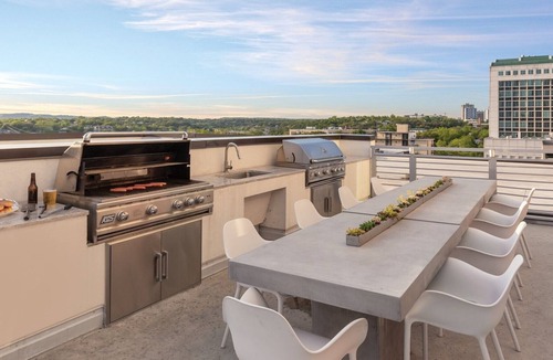 Civic District Resort | 2BD/Austin - Full Kitchen, W/D, Balcony, Fire Pit!