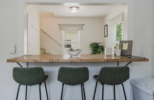 Wyandotte House | 2bd Charming Bungalow Near Events
