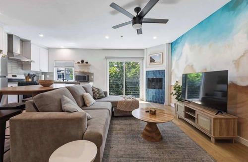 Olde Solana Beach Apartment | 2BD Coastal Stay Fletcher Cove Solana Beach Apt