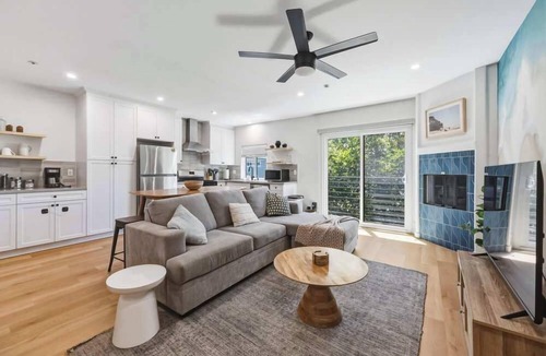 Olde Solana Beach Apartment | 2BD Coastal Stay Fletcher Cove Solana Beach Apt