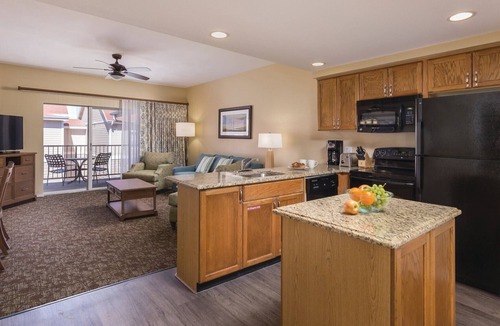 Table Rock Resort | 2BD Deluxe/Branson - w/Pools, Barbecue, Gym!