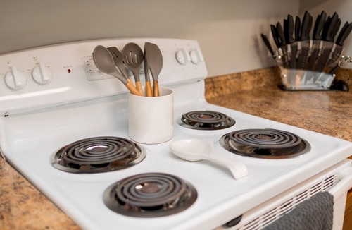 Warner Robins House | 2BD Fenced | Pet Friendly | Comfy Stay