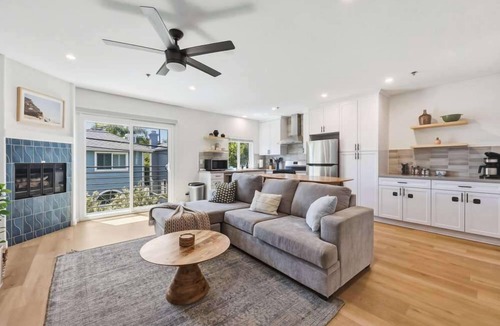 Olde Solana Beach Apartment | 2BD Oceanview Retreat by Solstice Interiors Pro