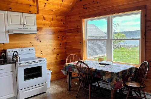 Steuben Cottage | 2bd, on Pigeon Hill Bay, fire pit, star lit sky, AC in loft, quiet
