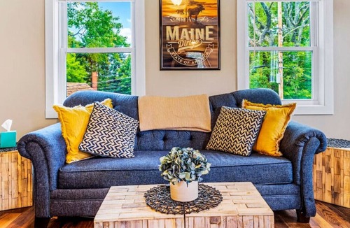 Westbrook Apartment | 2BD | Parking | Close to Downtown