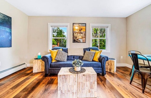 Westbrook Apartment | 2BD | Parking | Close to Downtown