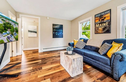 Westbrook Apartment | 2BD | Parking | Close to Downtown