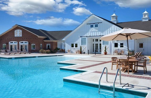 Williamsburg Condo | 2BD/Williamsburg at Governor's Green - Lots to do!