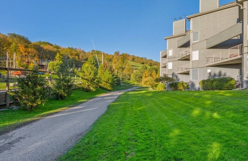 The Blue Mountains Apartment | 2BDR Condo Steps to Blue Mountain Village - 101 Cachet Crossing