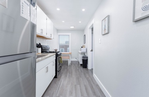 Central City Apartment | 2BDR+Extd Stay Discounts+Central+RemoteWork