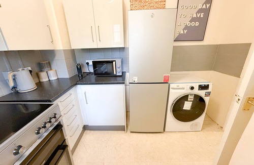 White City Apartment | 2BDR flat w. Balcony | Hammersmith, Shepherds Bush