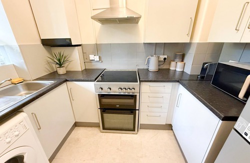 White City Apartment | 2BDR flat w. Balcony | Hammersmith, Shepherds Bush