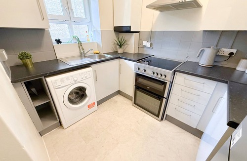 White City Apartment | 2BDR flat w. Balcony | Hammersmith, Shepherds Bush