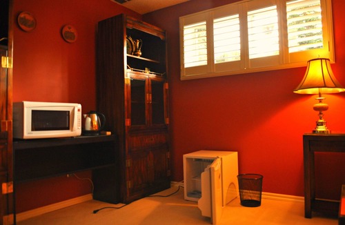 Cedarbrae House | 2BDR spacious, cozy suite with fireplace