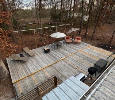 Hot Springs House | 2Bdrm Villa Near Garvan Gardens with Fire Pits & Decks