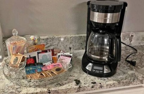 Lower East Side House | 2bed 1.5bath House, Lower Eastside, King Bed, Fire Pit, Sleeps 6