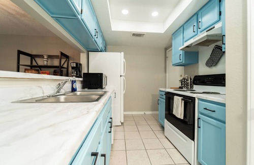 Tanglewood Forest House | 2bed/2.5 bath, Ensuites each room, Near Hiking, Private Yard, Pet friendly!
