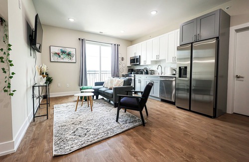 Mantua Apartment | 2Bed/2Bath King Bed+Central+W/D+WIFI