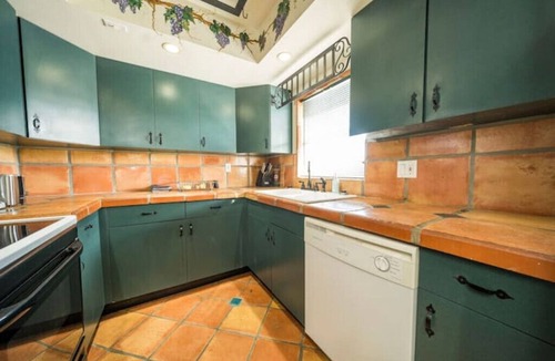 Parrot Cove House | 2Bed/2Bath Villa by Golf Course