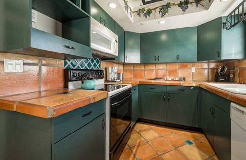 Parrot Cove House | 2Bed/2Bath Villa by Golf Course