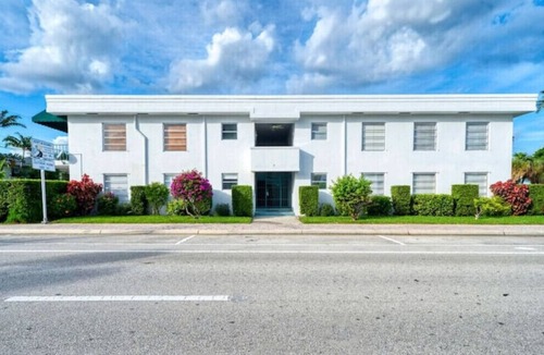 Parrot Cove House | 2Bed/2Bath Villa by Golf Course