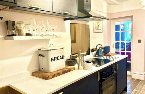 Herne Bay Apartment | 2bed 2shower beachfront basement apartment