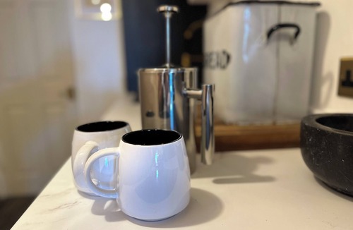 Herne Bay Apartment | 2bed 2shower beachfront basement apartment