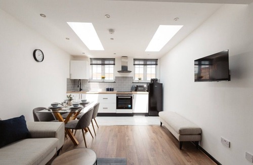 Warrington Apartment | 2Bed Executive Pad by Traboule Properties LTD