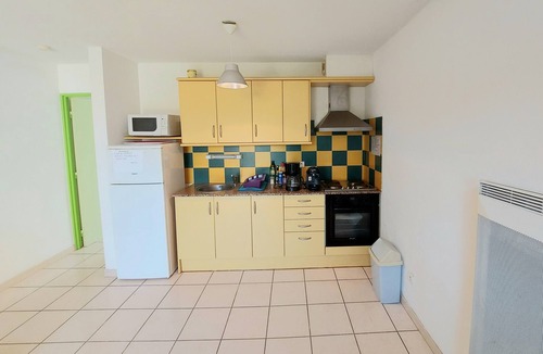 Latour-Bas-Elne Apartment | 2bed, large garden, 6pers, wifi parking 2km sea 67m2, ok vacation vouchers animals