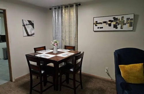 Cleveland Heights Apartment | 2Bed@Noble