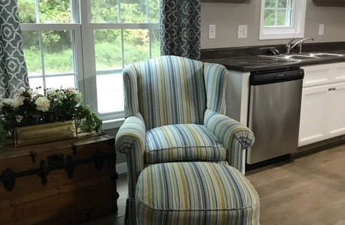 Pittsburg Cottage | 2Bedroom, 1.5Bath Cottage at Beautiful Wood Creek Lake, Near Wood creek Marina.