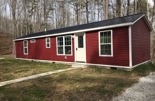Pittsburg Cottage | 2Bedroom, 1.5Bath Cottage at Beautiful Wood Creek Lake, Near Wood creek Marina.