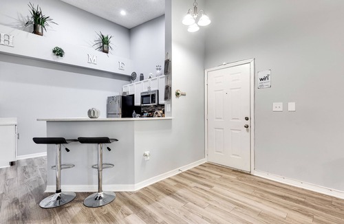 Hallandale Beach Apartment | 2Bedroom 2Bath Water View Apartment