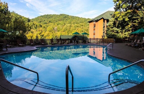 Gatlinburg Hotel | 2Bedrooms, 2 Bathrooms, Sleeps 8 Westgate Smokey Mountain Resort