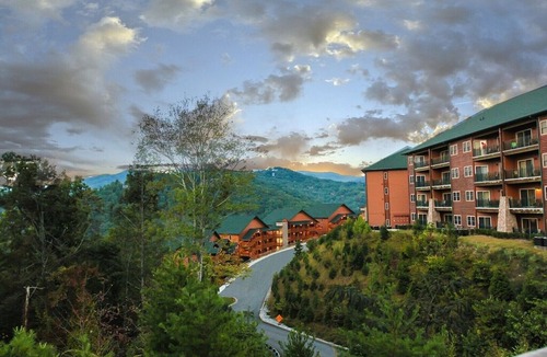 Gatlinburg Hotel | 2Bedrooms, 2 Bathrooms, Sleeps 8 Westgate Smokey Mountain Resort