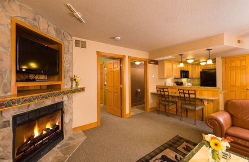 Gatlinburg Hotel | 2Bedrooms, 2 Bathrooms, Sleeps 8 Westgate Smokey Mountain Resort